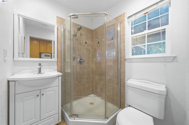10561 Carver Dr, Cupertino, CA 95014