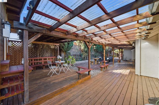 10561 Carver Dr, Cupertino, CA 95014