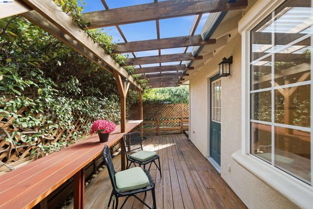 10561 Carver Dr, Cupertino, CA 95014