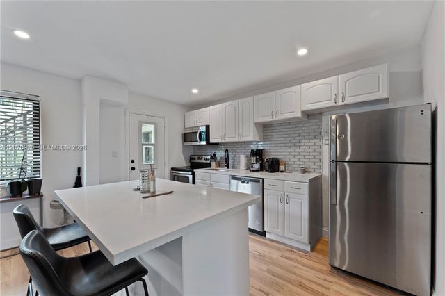 3242 Mary Street S311, Miami, FL 33133