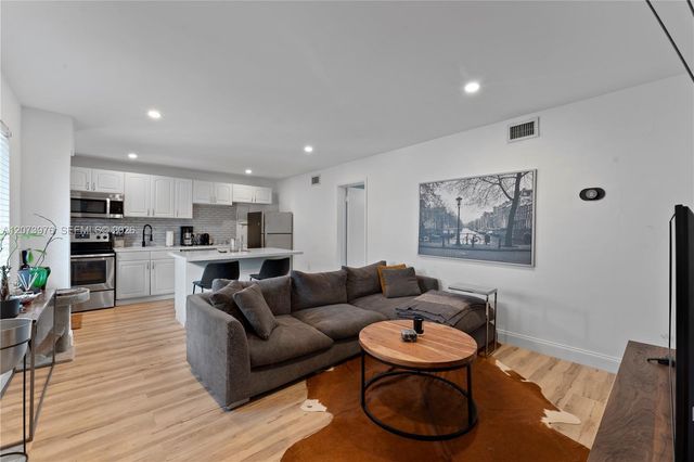 3242 Mary Street S311, Miami, FL 33133