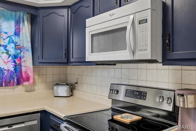 5186 Hollow Wood Court B, St Louis, MO 63128