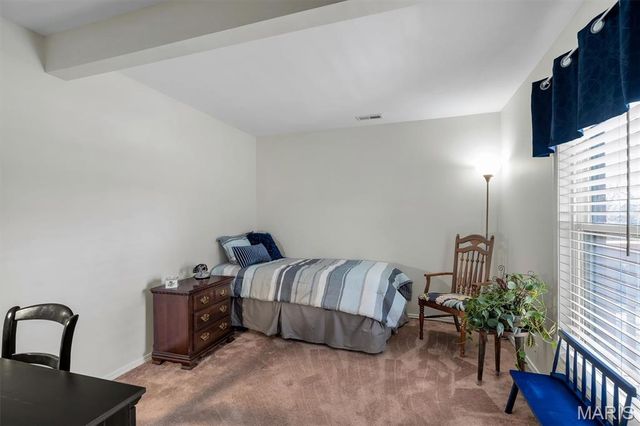 5186 Hollow Wood Court B, St Louis, MO 63128