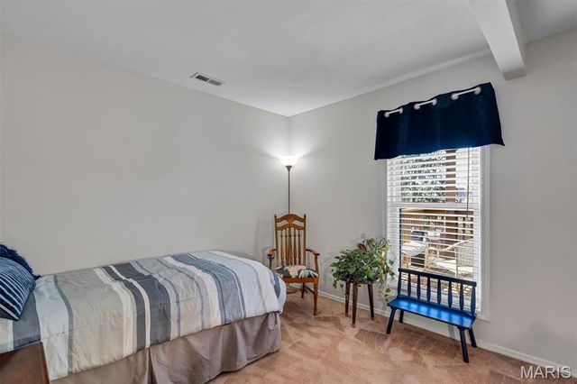 5186 Hollow Wood Court B, St Louis, MO 63128