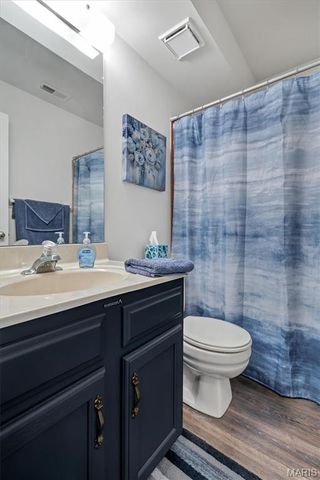 5186 Hollow Wood Court B, St Louis, MO 63128