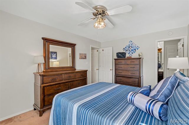 5186 Hollow Wood Court B, St Louis, MO 63128