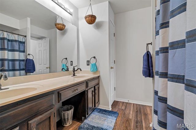 5186 Hollow Wood Court B, St Louis, MO 63128