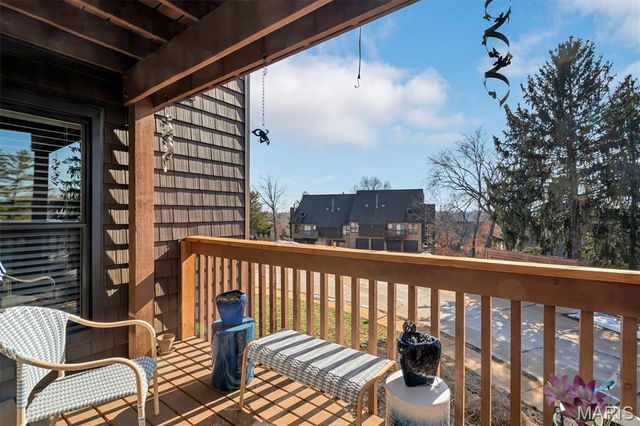 5186 Hollow Wood Court B, St Louis, MO 63128