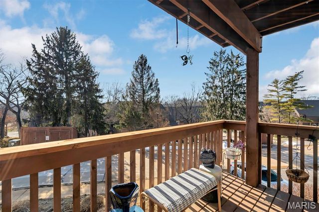 5186 Hollow Wood Court B, St Louis, MO 63128