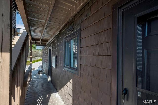 5186 Hollow Wood Court B, St Louis, MO 63128