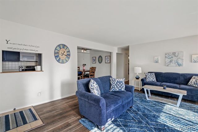 5186 Hollow Wood Court B, St Louis, MO 63128