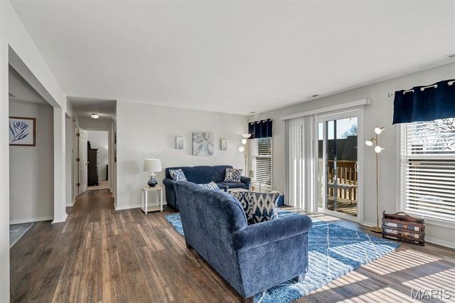 5186 Hollow Wood Court B, St Louis, MO 63128