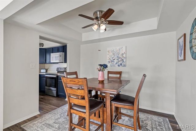 5186 Hollow Wood Court B, St Louis, MO 63128