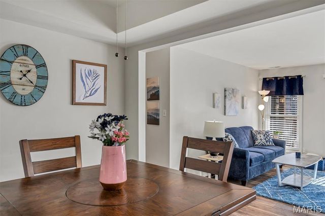 5186 Hollow Wood Court B, St Louis, MO 63128