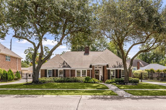 4503 Heatherwilde Street, Sugar Land, TX 77479