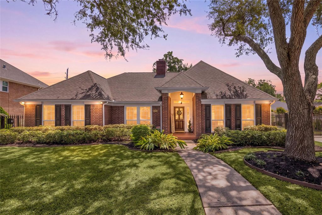 4503 Heatherwilde Street, Sugar Land, TX 77479