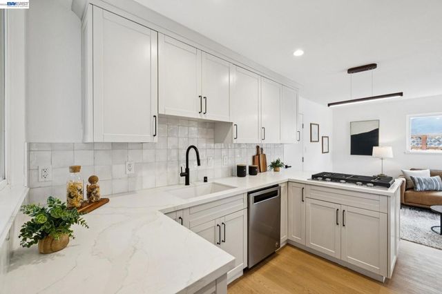 35298 Aquado Ct, Fremont, CA 94536
