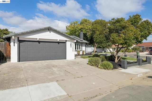 35298 Aquado Ct, Fremont, CA 94536