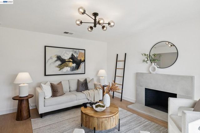 35298 Aquado Ct, Fremont, CA 94536