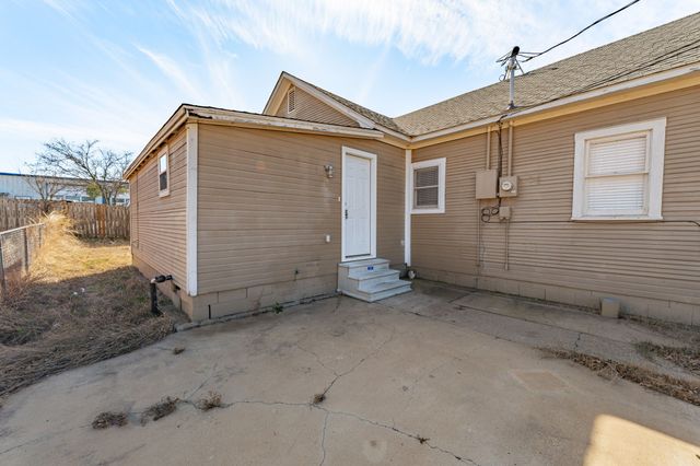 604 E Broadway Street, Stephenville, TX 76401