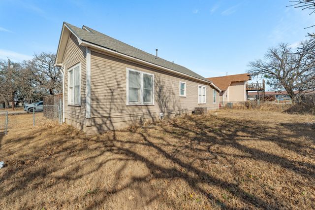 604 E Broadway Street, Stephenville, TX 76401