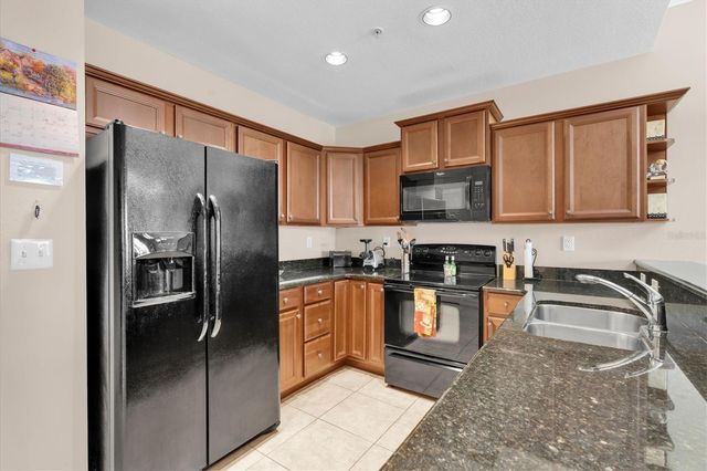 13941 CLUBHOUSE DRIVE 215, Tampa, FL 33618