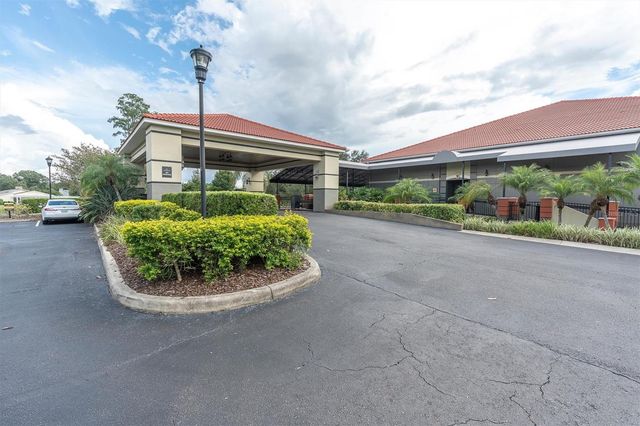 13941 CLUBHOUSE DRIVE 215, Tampa, FL 33618