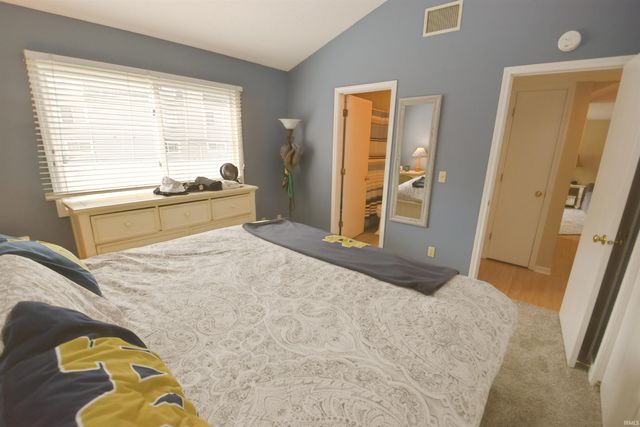 1523 N Oakhill Drive, South Bend, IN 46637