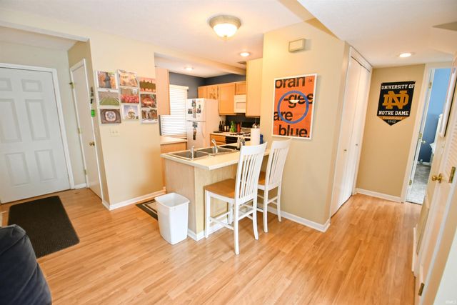 1523 N Oakhill Drive, South Bend, IN 46637