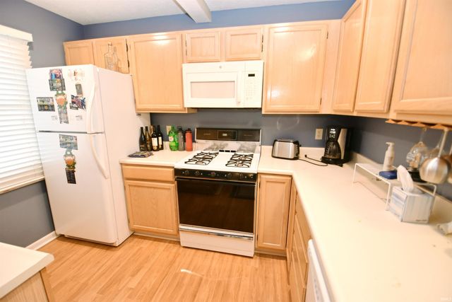 1523 N Oakhill Drive, South Bend, IN 46637