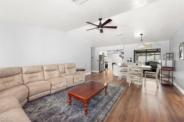 1702 SE 5th CT, Cape Coral, FL 33990