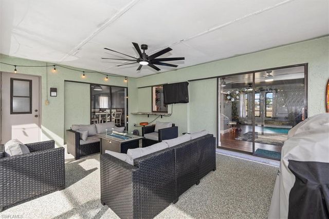 1702 SE 5th CT, Cape Coral, FL 33990