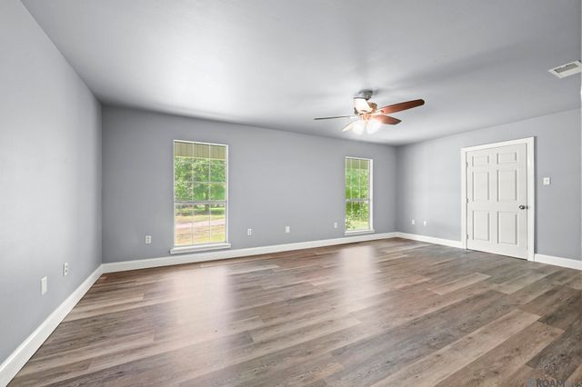 31498 N Doyle Rd, Holden, LA 70744