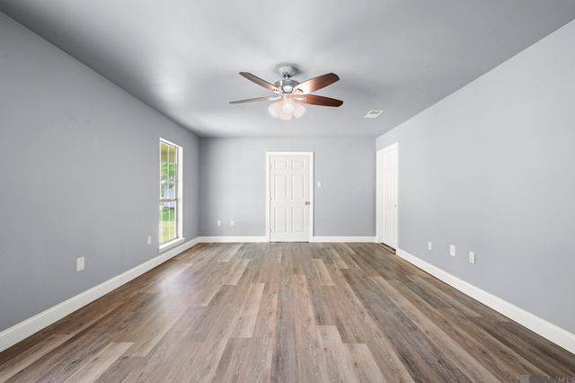 31498 N Doyle Rd, Holden, LA 70744