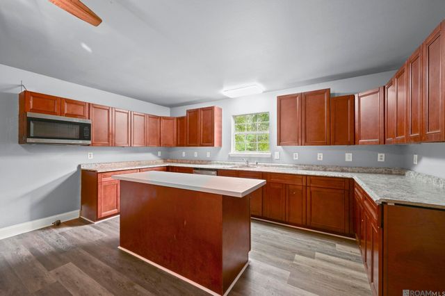 31498 N Doyle Rd, Holden, LA 70744