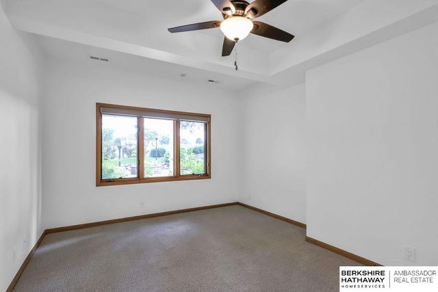 811 Western Hills Drive, Papillion, NE 68046