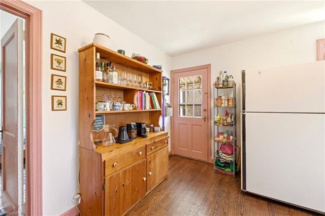 2328 Lyndhurst Avenue, Winston-salem, NC 27103