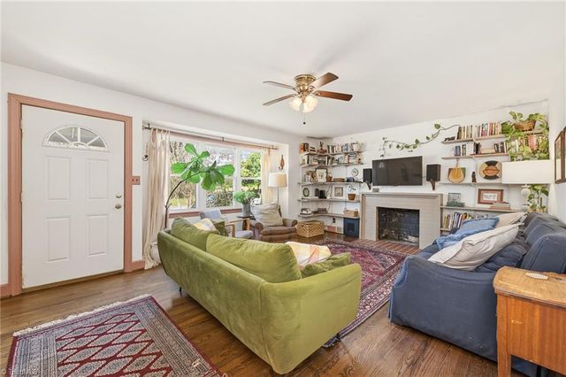 2328 Lyndhurst Avenue, Winston-salem, NC 27103