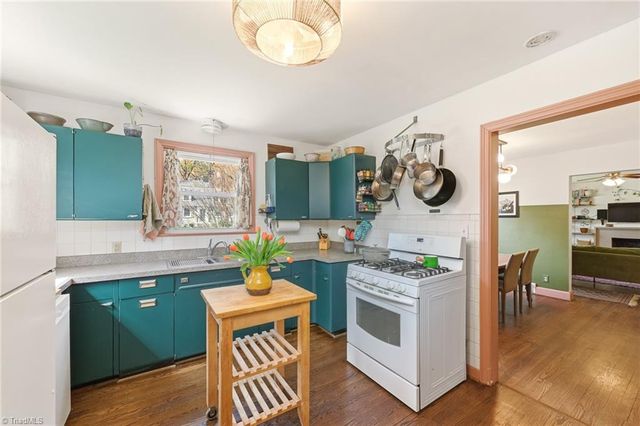 2328 Lyndhurst Avenue, Winston-salem, NC 27103