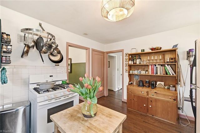 2328 Lyndhurst Avenue, Winston-salem, NC 27103