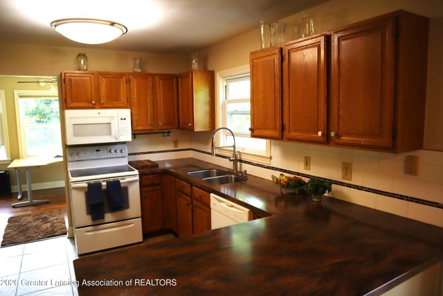 2843 Spruce Road, Eaton Rapids, MI 48827