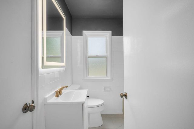 1260 Edwards STREET, Brookfield, WI 53005