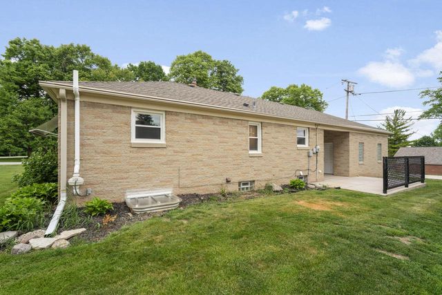 1260 Edwards STREET, Brookfield, WI 53005