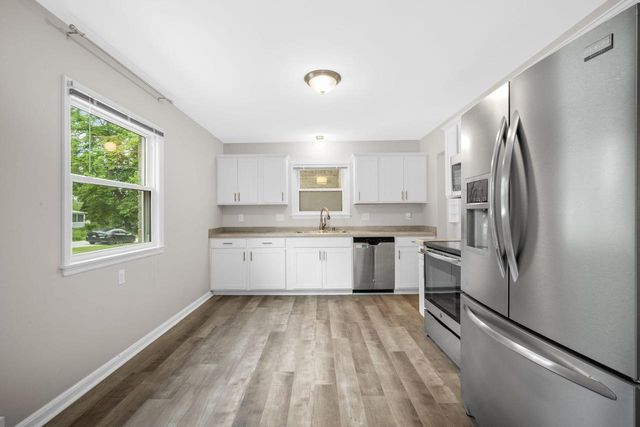 1260 Edwards STREET, Brookfield, WI 53005