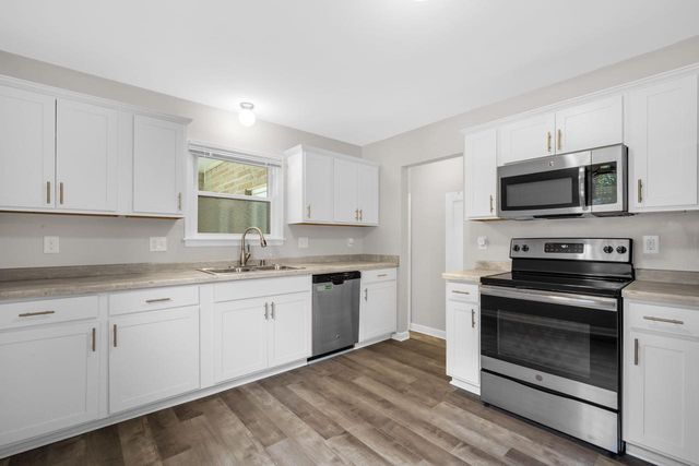 1260 Edwards STREET, Brookfield, WI 53005