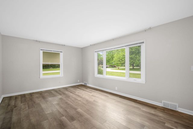 1260 Edwards STREET, Brookfield, WI 53005