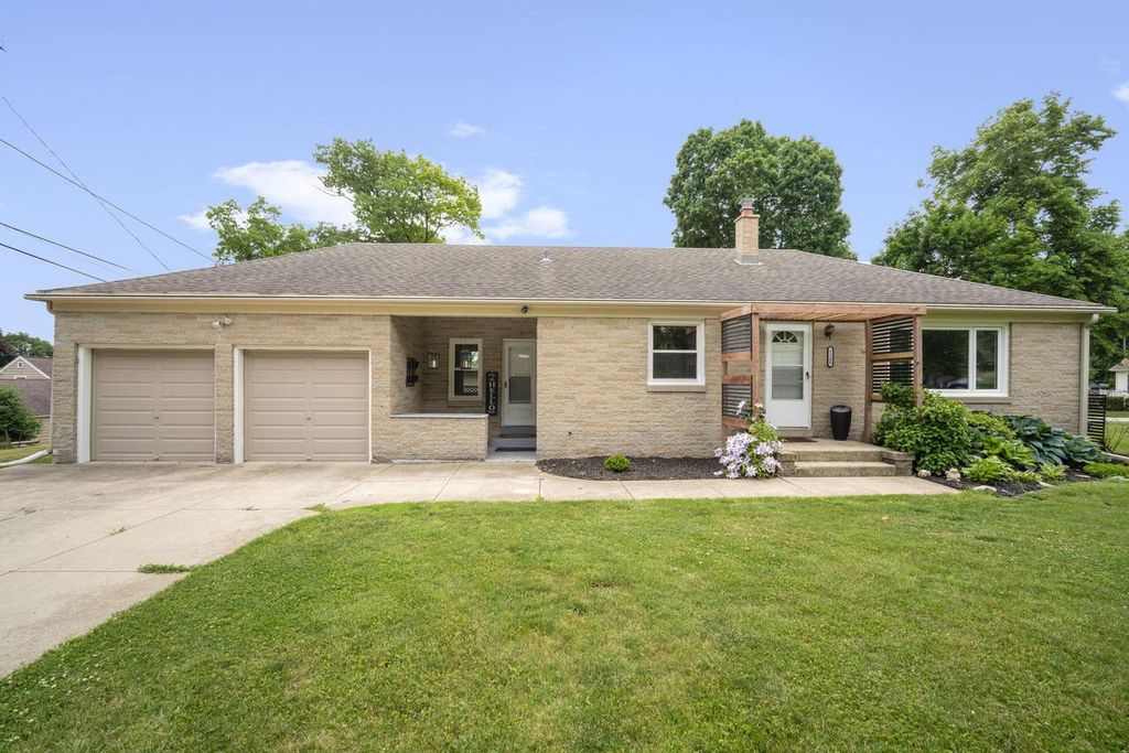 1260 Edwards STREET, Brookfield, WI 53005