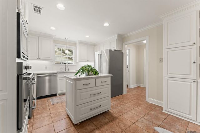 5921 Forsythia Ave, Baton Rouge, LA 70808