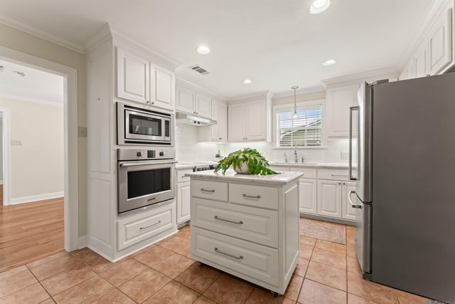 5921 Forsythia Ave, Baton Rouge, LA 70808