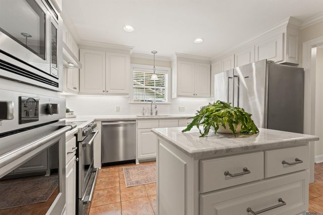 5921 Forsythia Ave, Baton Rouge, LA 70808